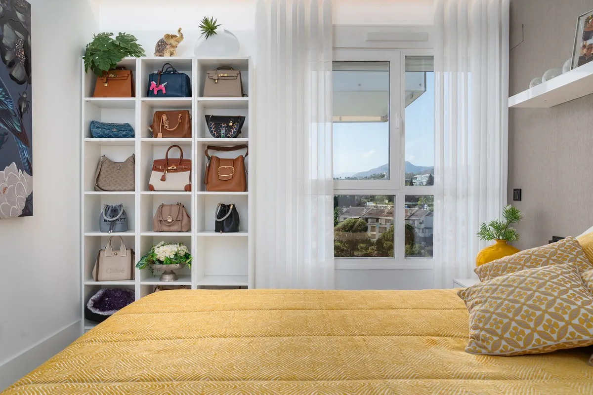 8fa8f64a-f9fb-4c51-b783-3bcc5ea7bbf2