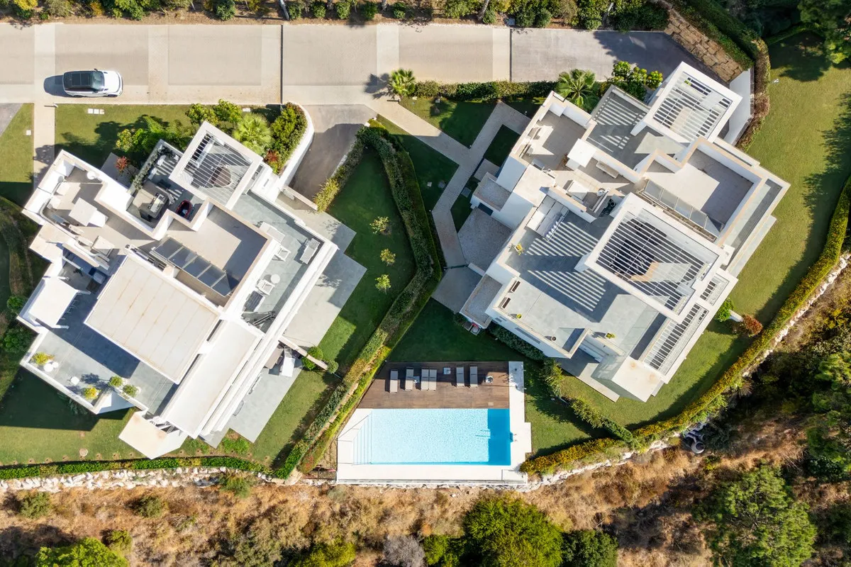 ad7b51fc-59a7-45de-bc27-c33a55cba409