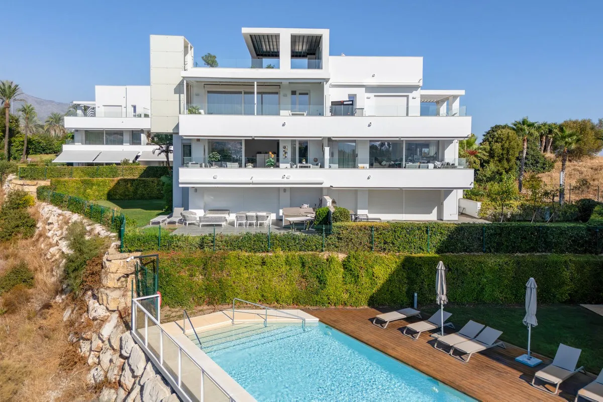 fa83506a-663f-401c-b0e5-c9725e699300