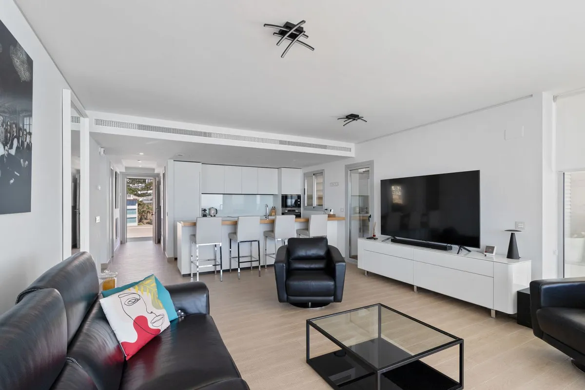 37c2c851-9a12-49fe-b396-51d2cff3002e