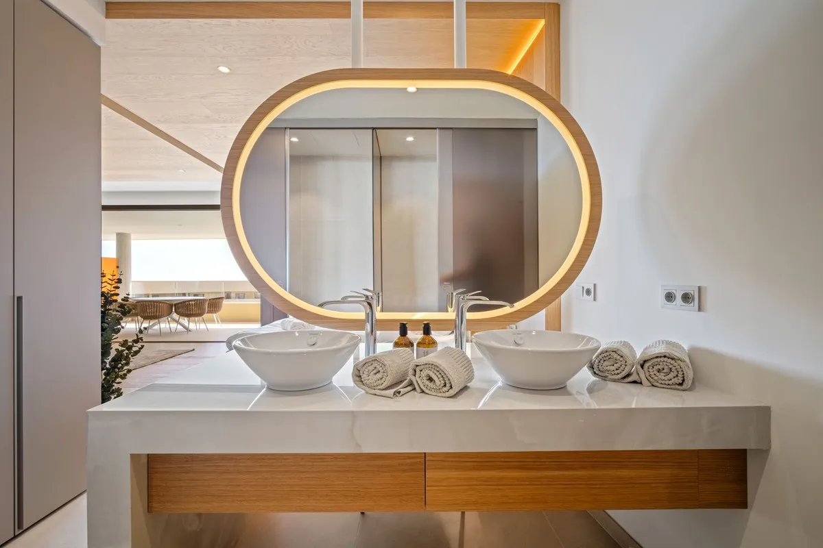 2ea59957-65da-4f86-9637-92a2695df8d2