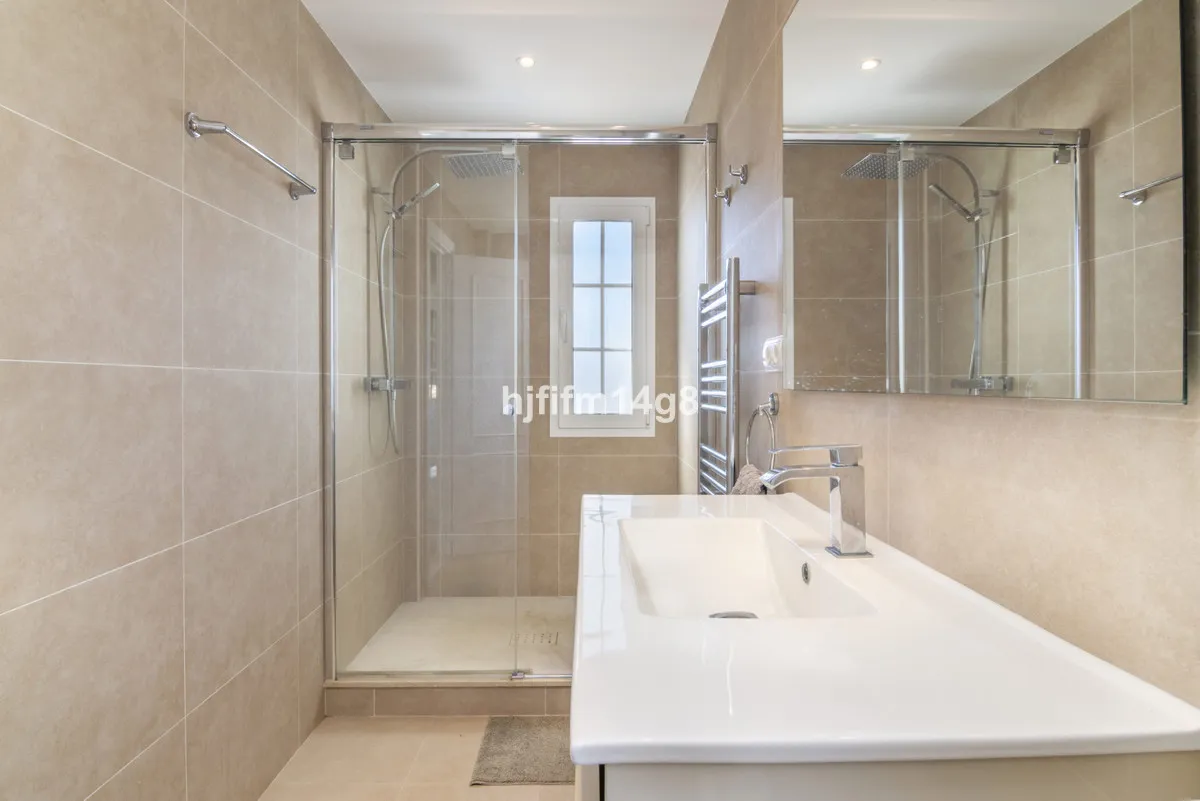 a8bce049-ea6e-4d43-a9ba-91d03c7045b2