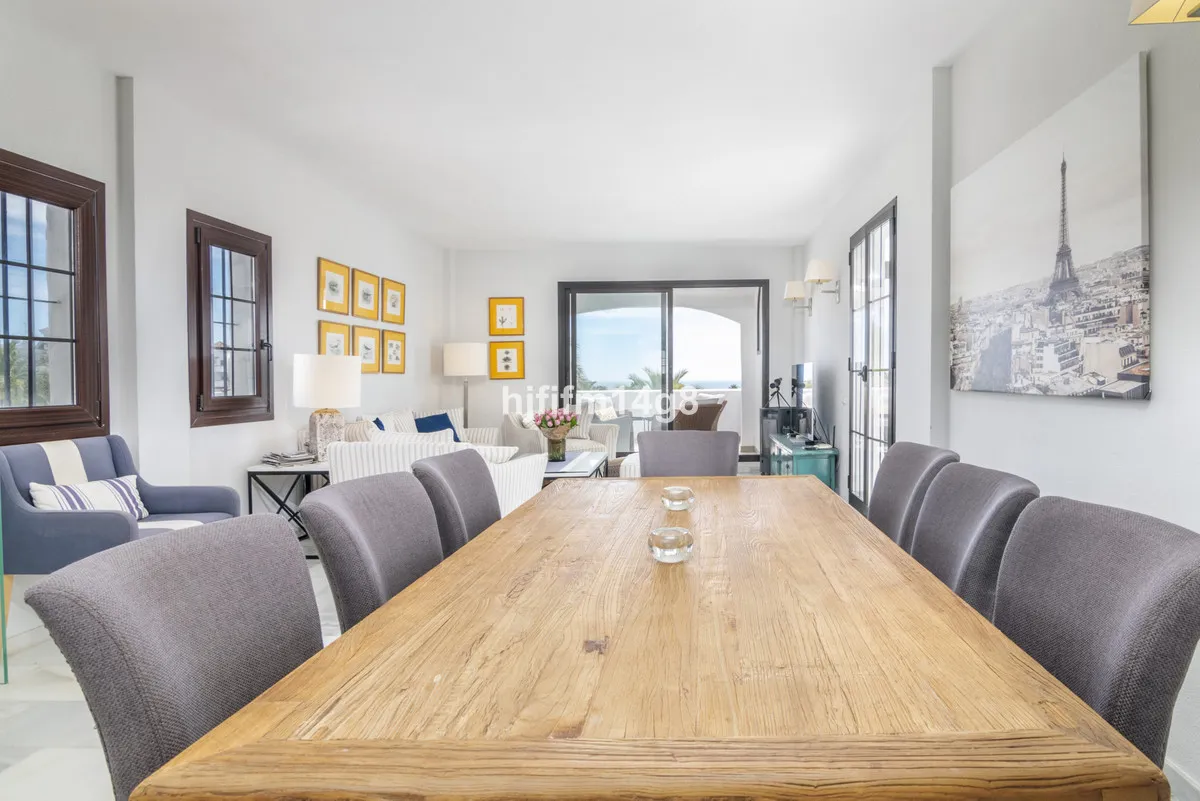 f6c01548-f602-4e1f-844c-cff89ea30589