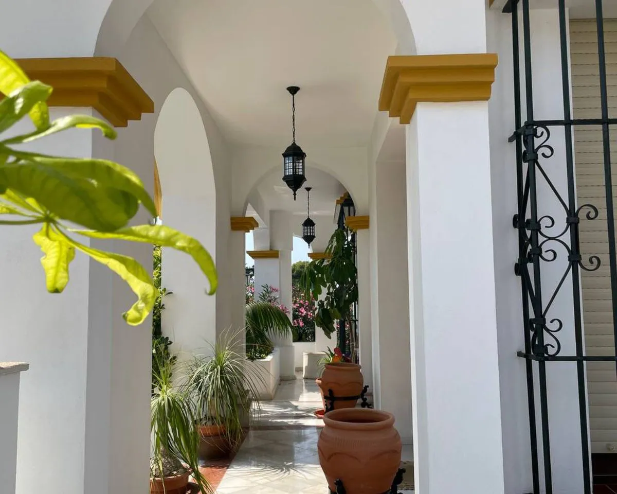 eb8b183b-5b77-4f69-b7a9-ce2a65dff992