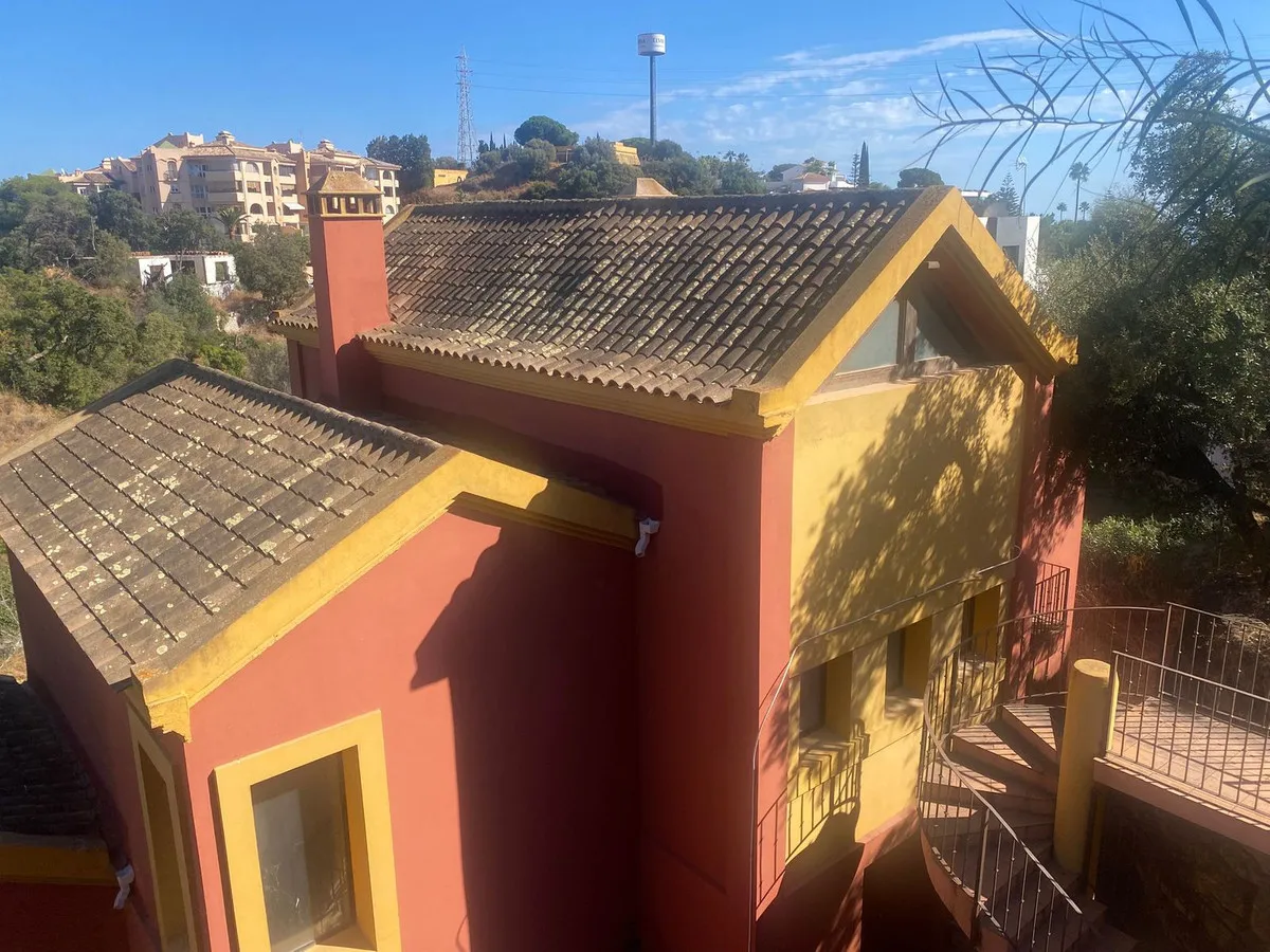 05c29cac-25c5-4f2f-8090-8a8e126280c1