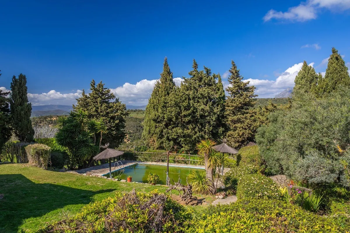 9ca10637-bd0d-41d1-b6e6-c48e2528d7df