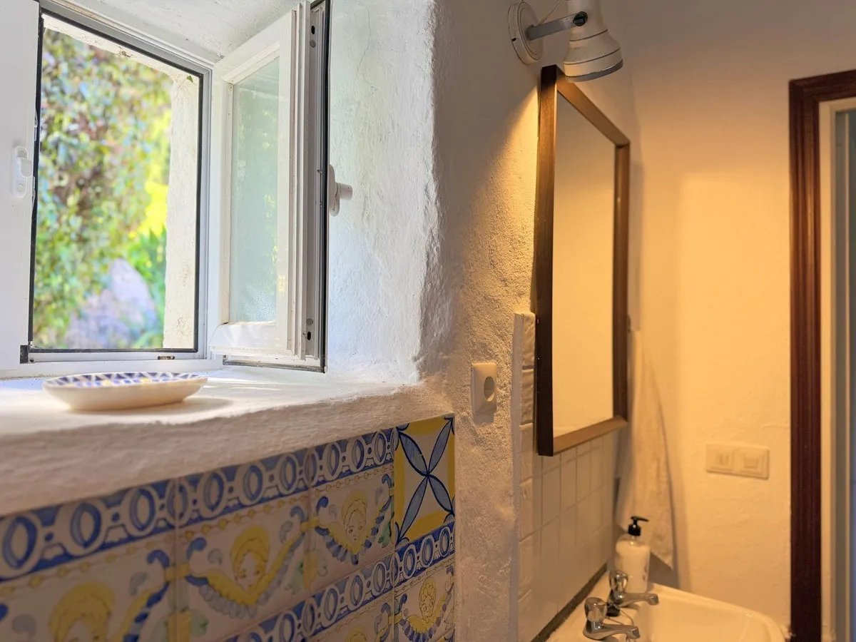 b7f0f60a-8a8a-4f48-9182-4ce4757c2873