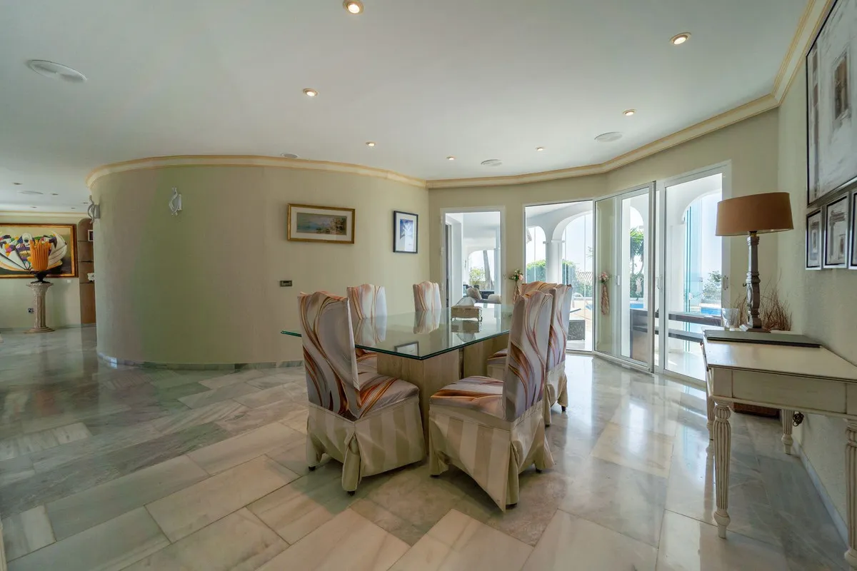 29ccdf54-1d51-4800-b5b1-93077a58a91a