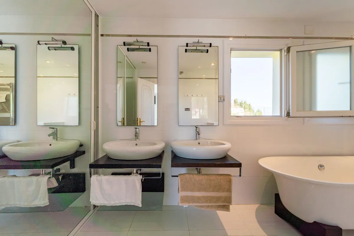 575c5d49-9032-44ff-98d0-abfbda1ce31e