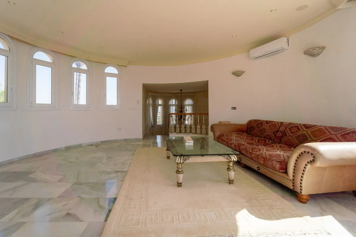 5e69e35a-c9f6-4fab-8f5e-3d914b979170