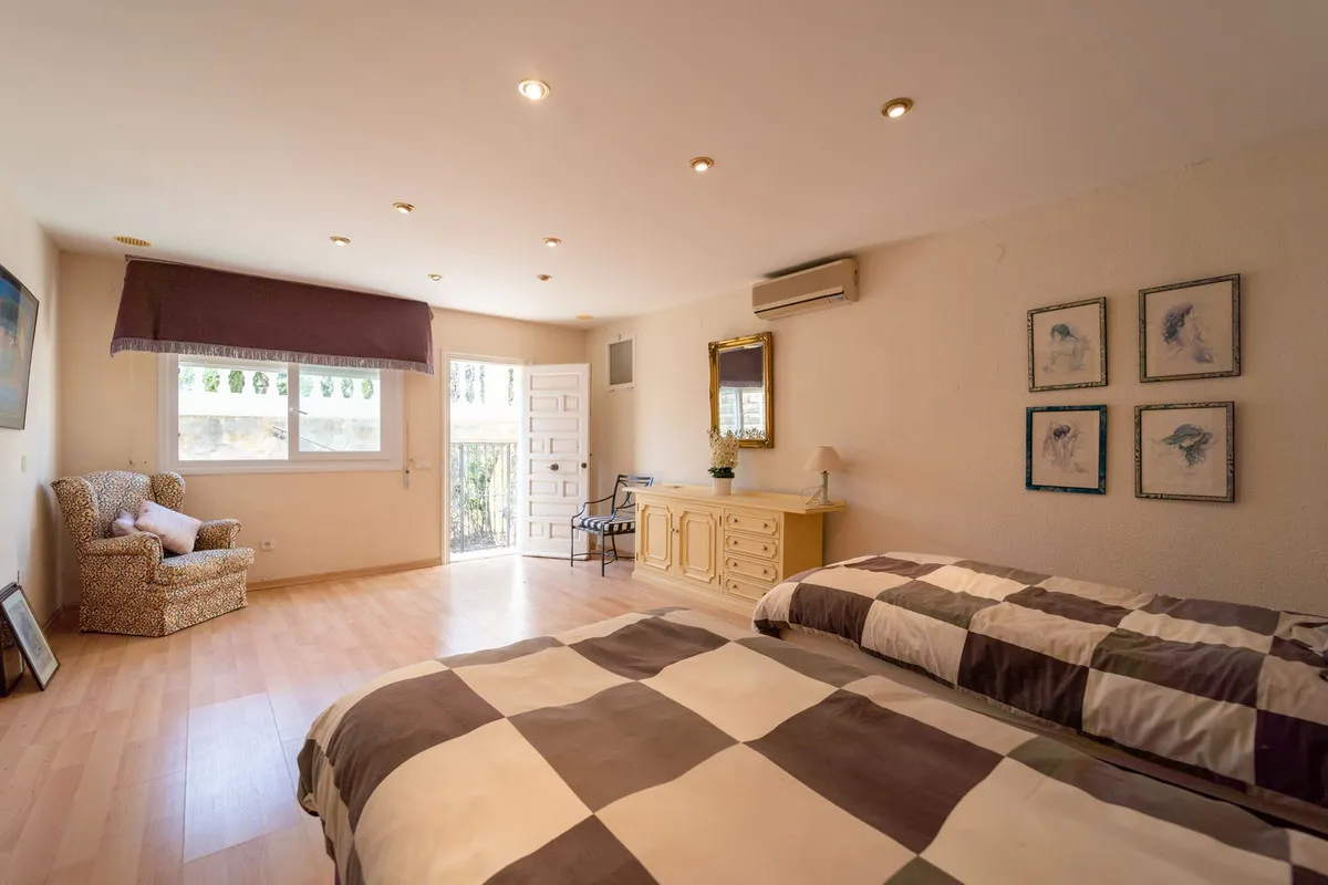 7e908564-9b2a-43bb-8c37-d4e28fde60c7