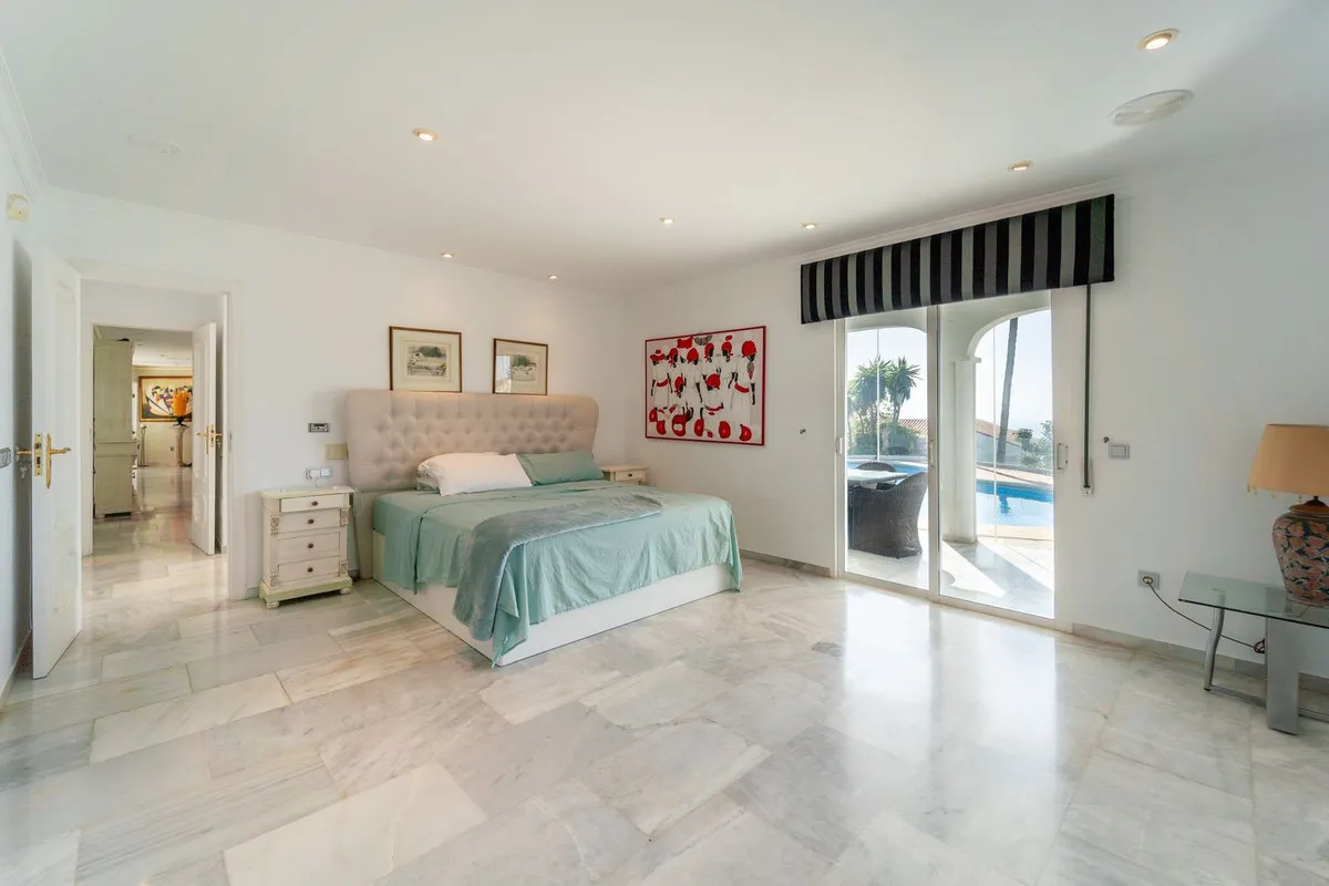 87fc1f4a-d514-42a6-8e80-2a5d864fc7fc