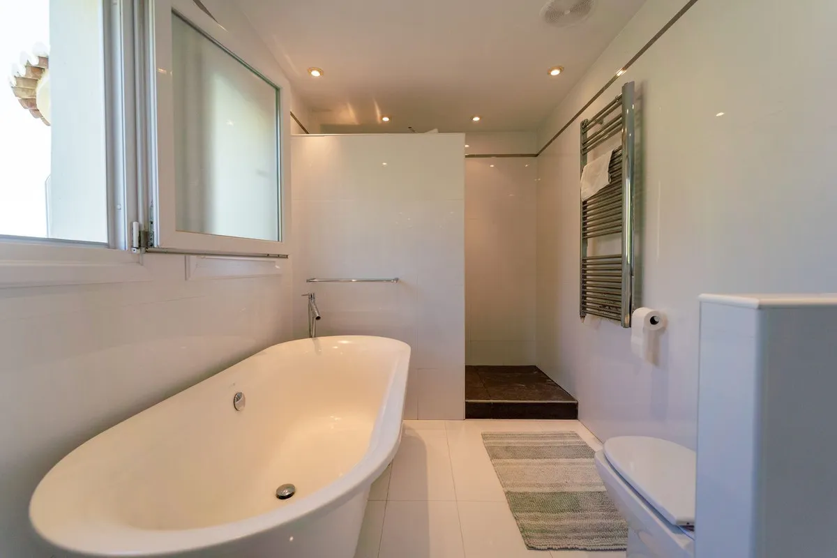 9d4caecd-9f47-4233-8736-6d1ca37723d4