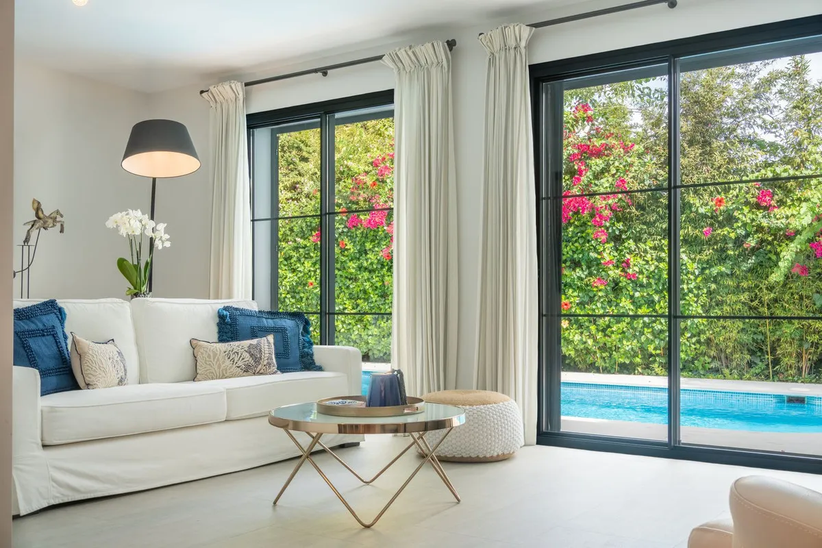 df7ff040-0118-4d03-85e3-03d60e595789