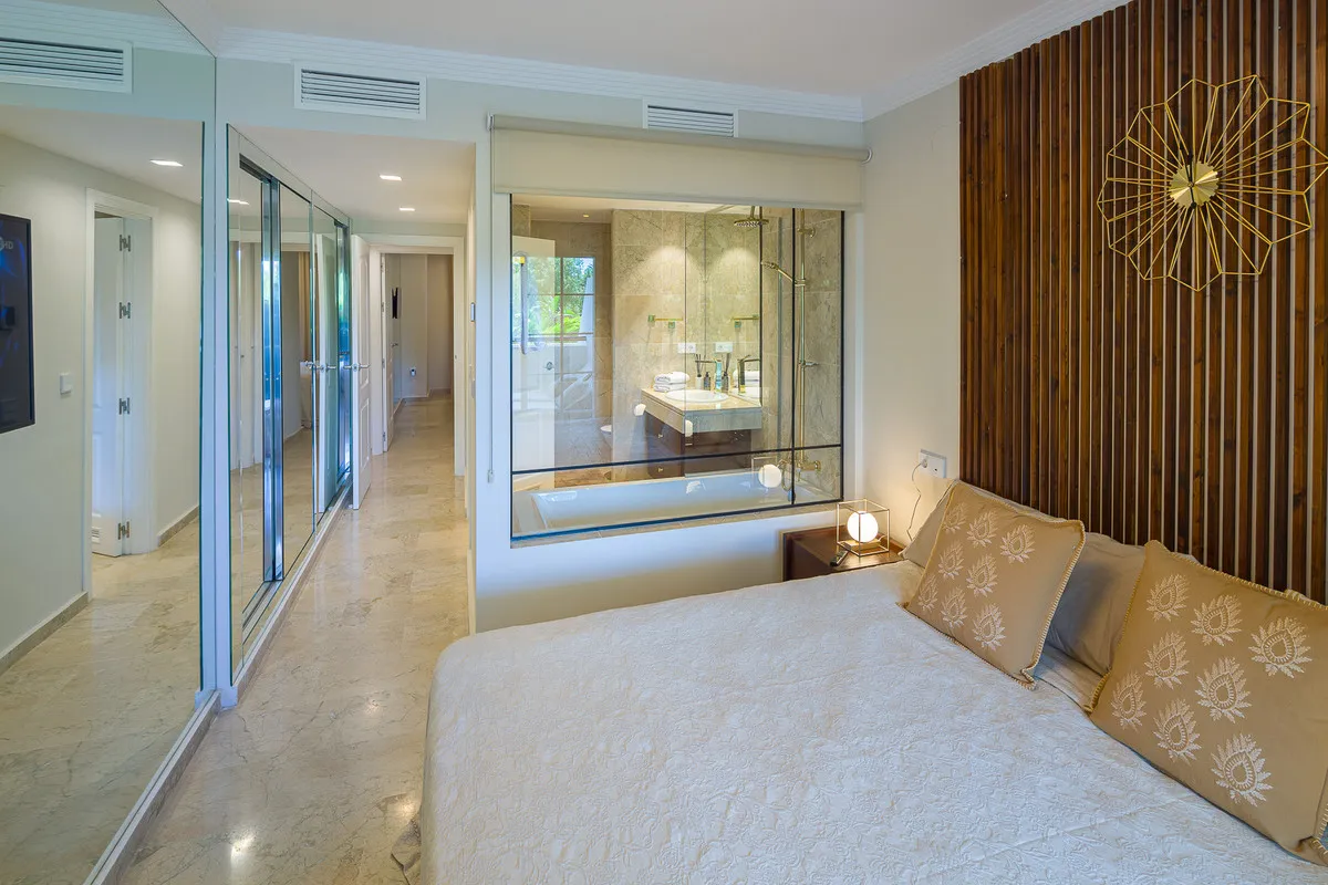 e147b195-99d2-46e8-b10d-f6c1749530d8