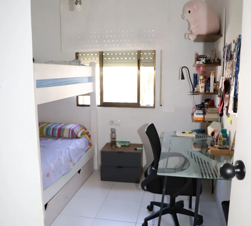 f7a2cad1-731f-42b6-9034-b5756ad21421