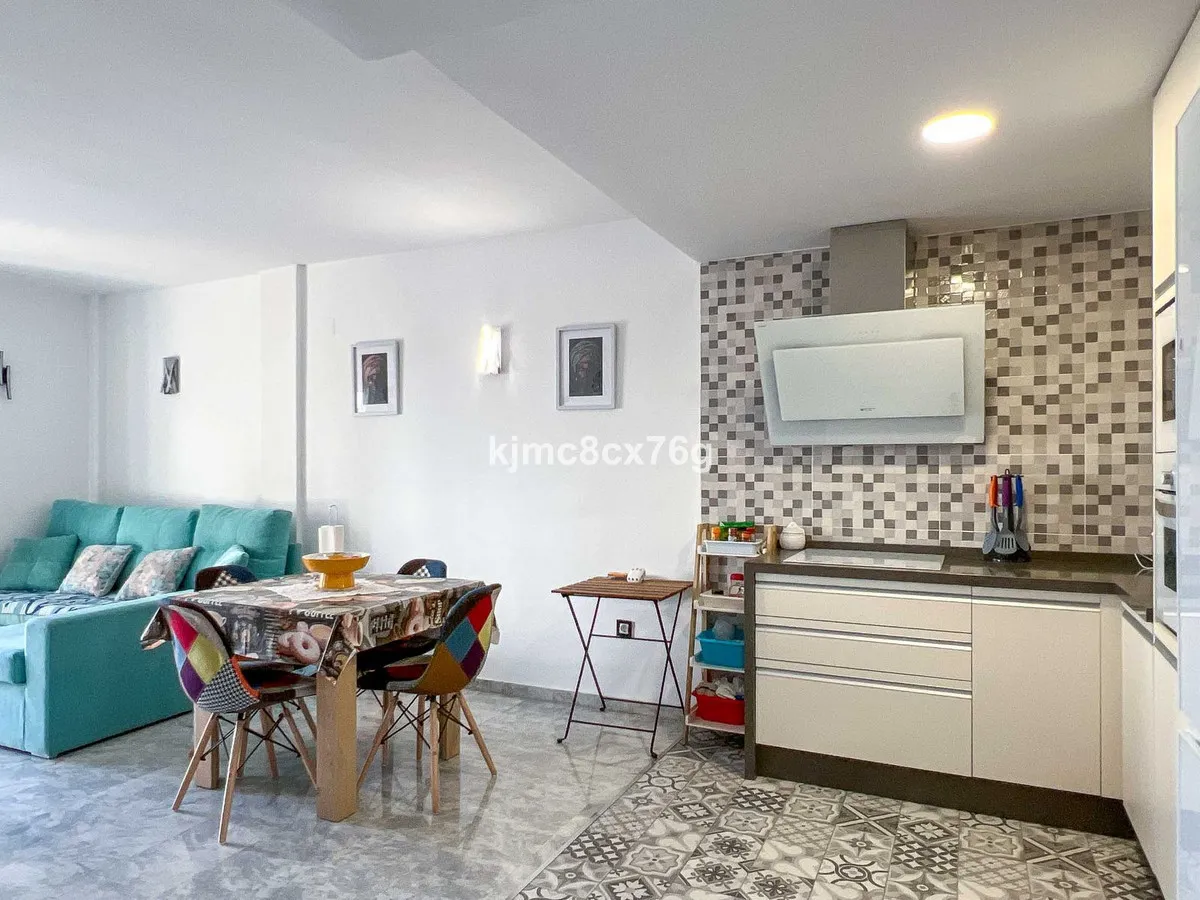 90a98073-ce0a-4e84-bb12-7e4b270eb4d8