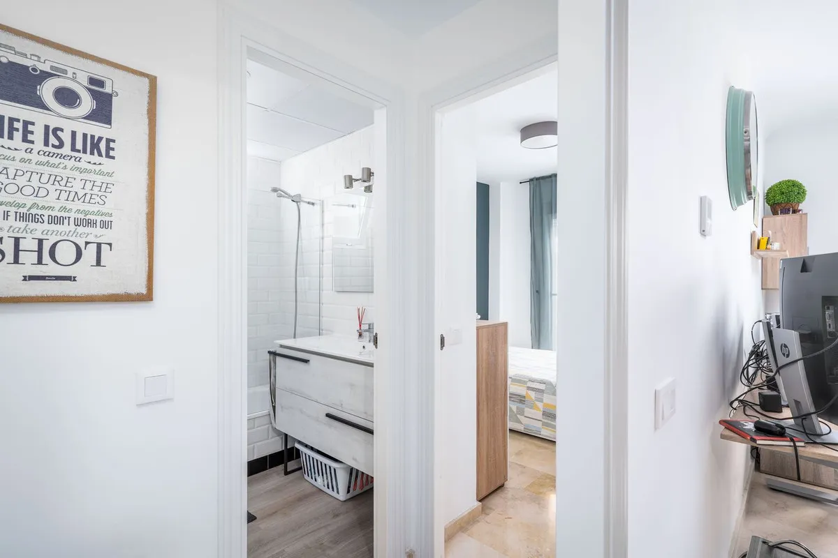 6a54f2c6-c541-4d3e-9be7-989822a33169