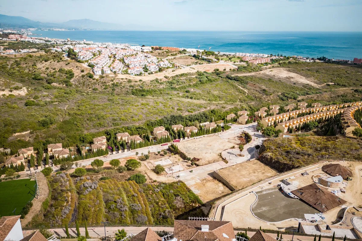 b33695e9-dc64-4cb2-a1b5-1f000a331bb9