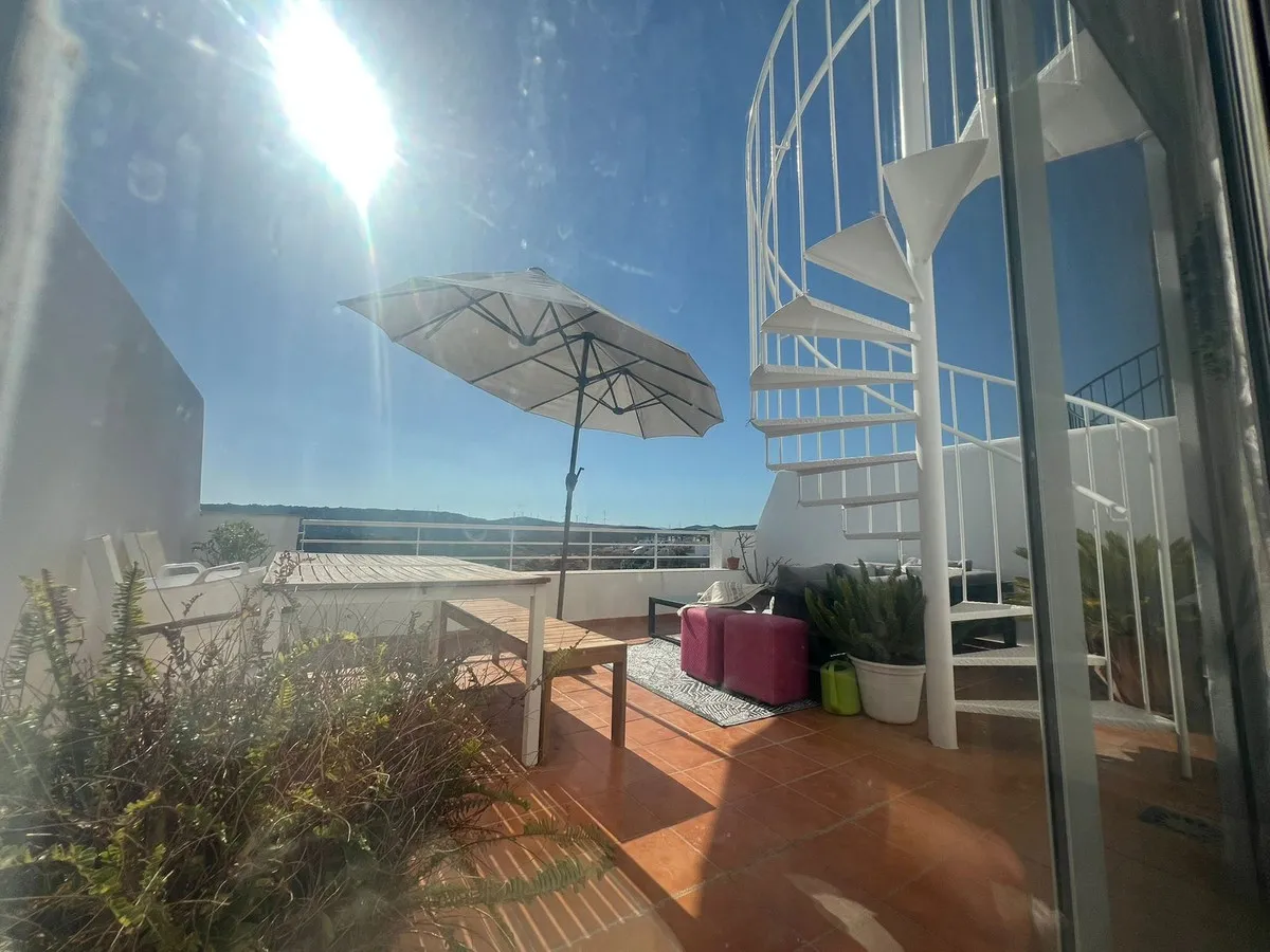 8fbff920-d0b1-40c4-83e2-42182b0f36fa