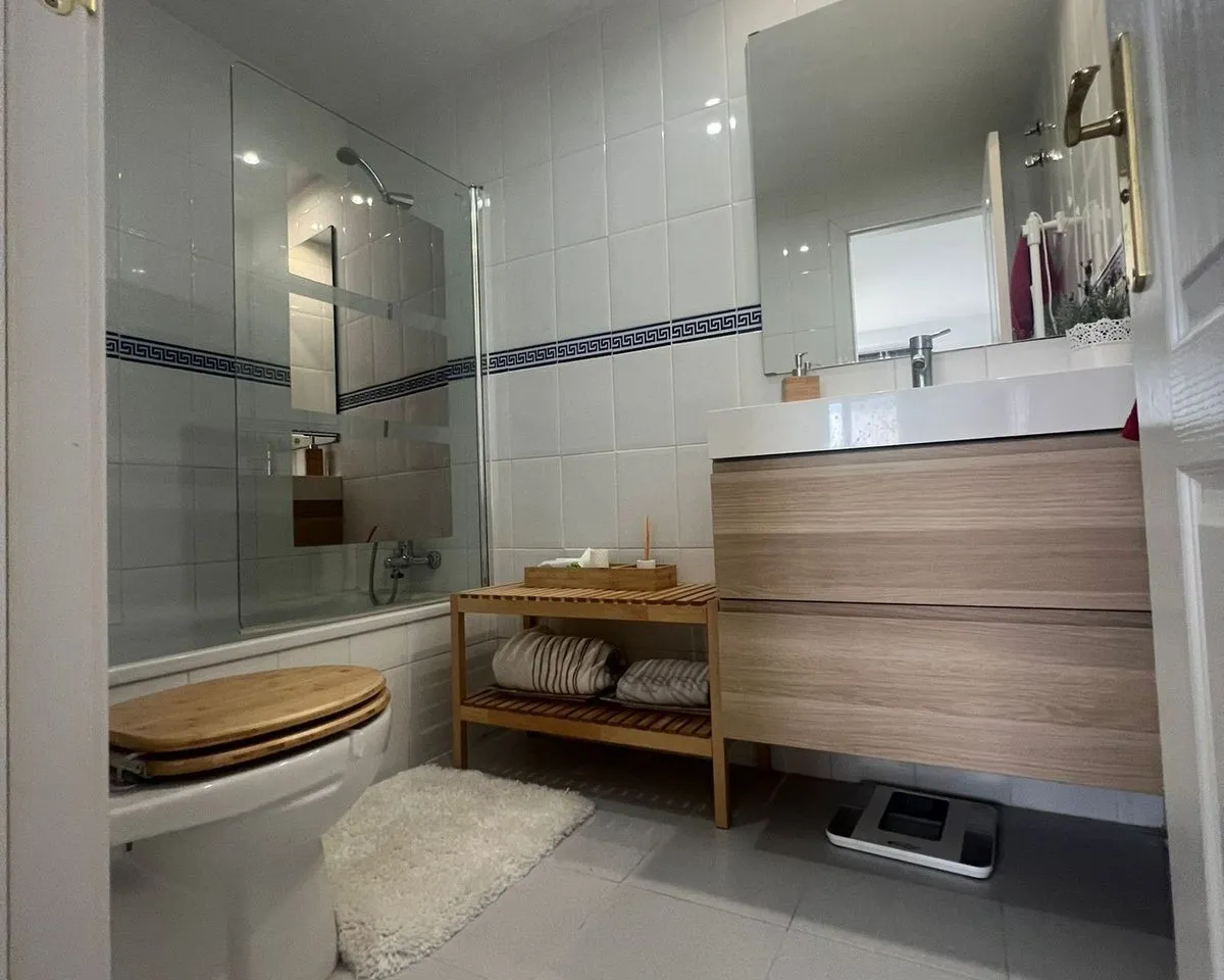 a35e8f8d-1c0c-47f9-94ac-686866646681