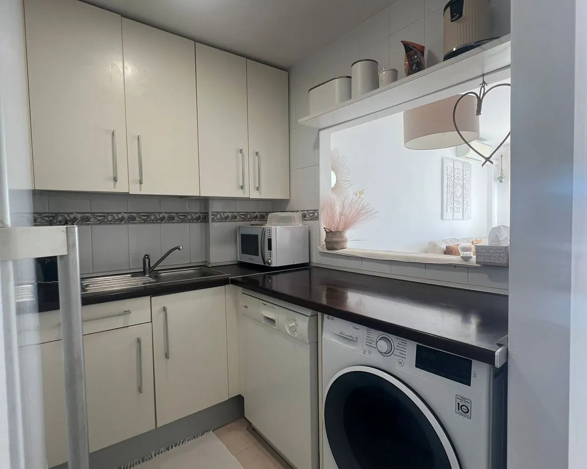 c98f1cd0-bf15-48fb-a896-ccf7fcc352b7