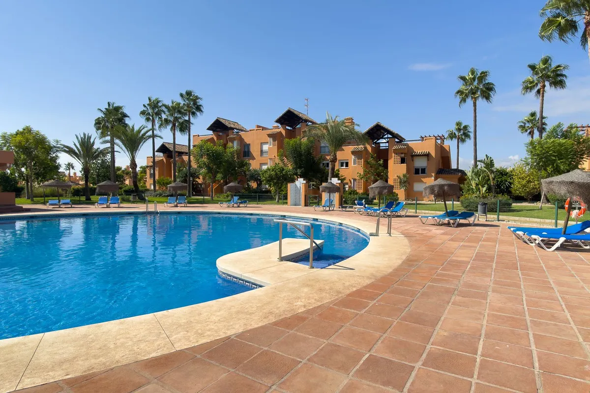 0527fbb9-51e3-4e9d-9faf-9c193549d7c1