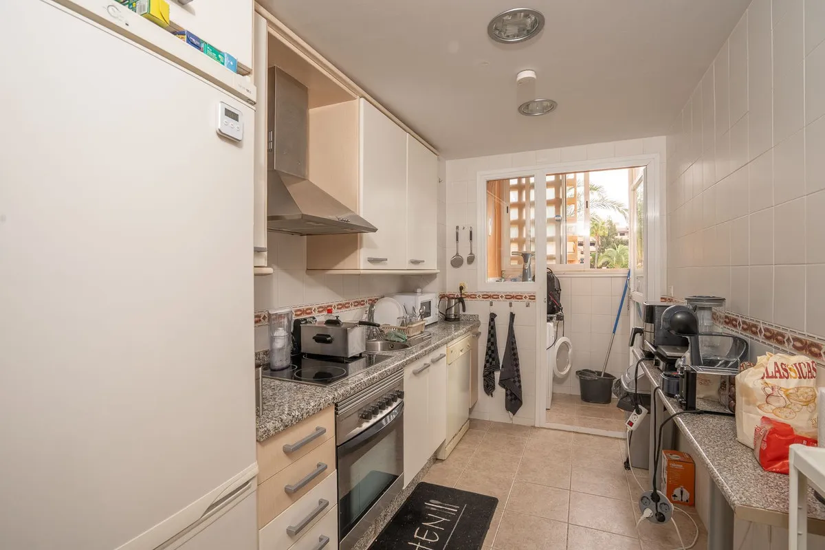 a084dffe-a7d1-4f92-bf9c-9c5189120a48