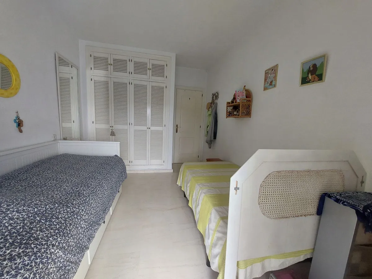 df9cceaf-1cd1-42b7-87b0-d1f01c9adffa