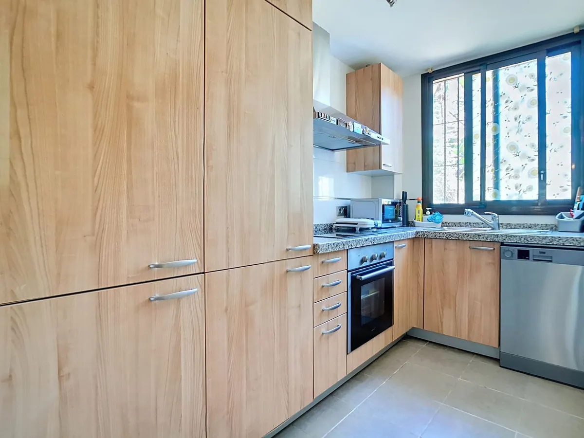 328ff682-d7a8-44d4-93f7-f1e7f7fda8fe