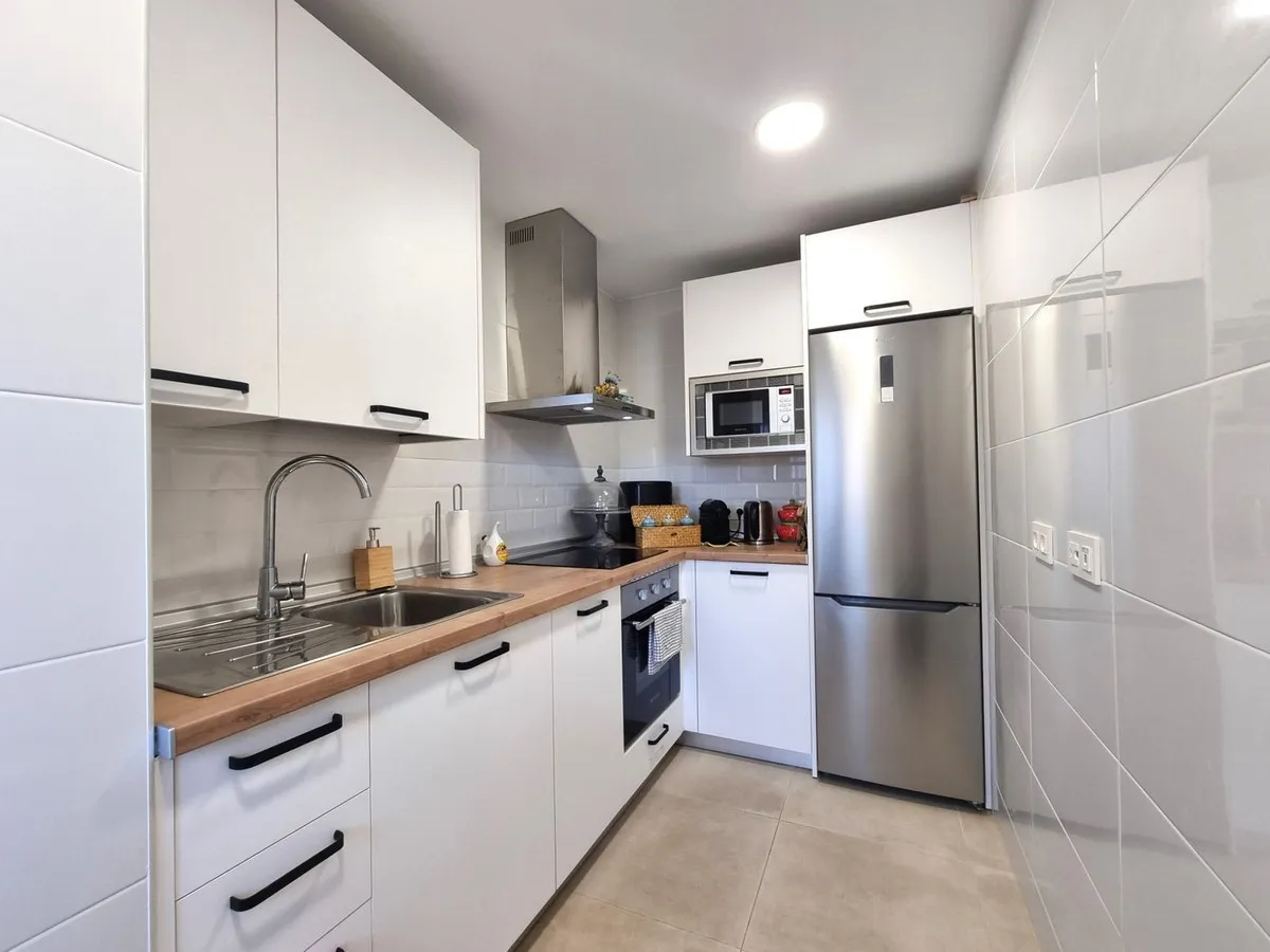 8dce8276-60a8-4049-b213-d4b03a9760f1