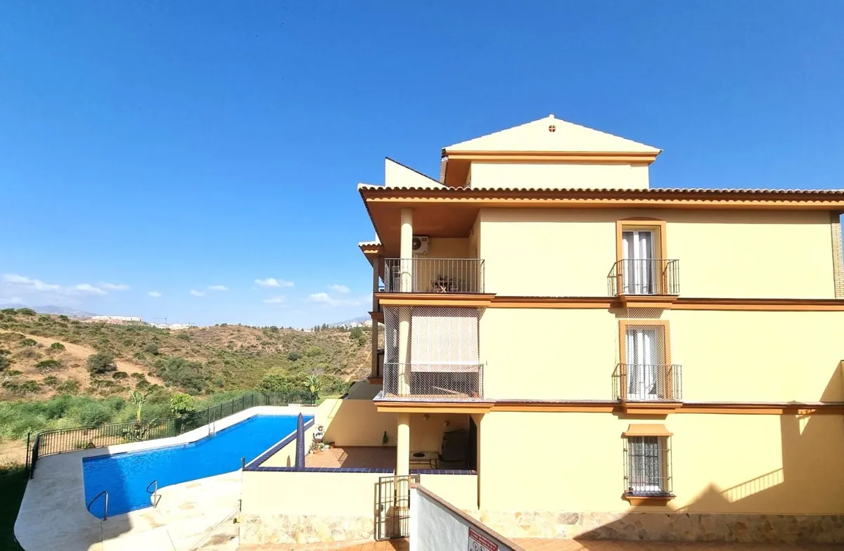 f9dc6bbe-3649-41ca-9520-0dcfc28431f5