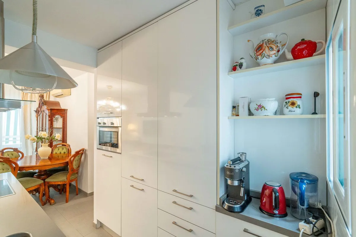 f609f8fa-3a1f-47b4-a695-b69f72b5be00