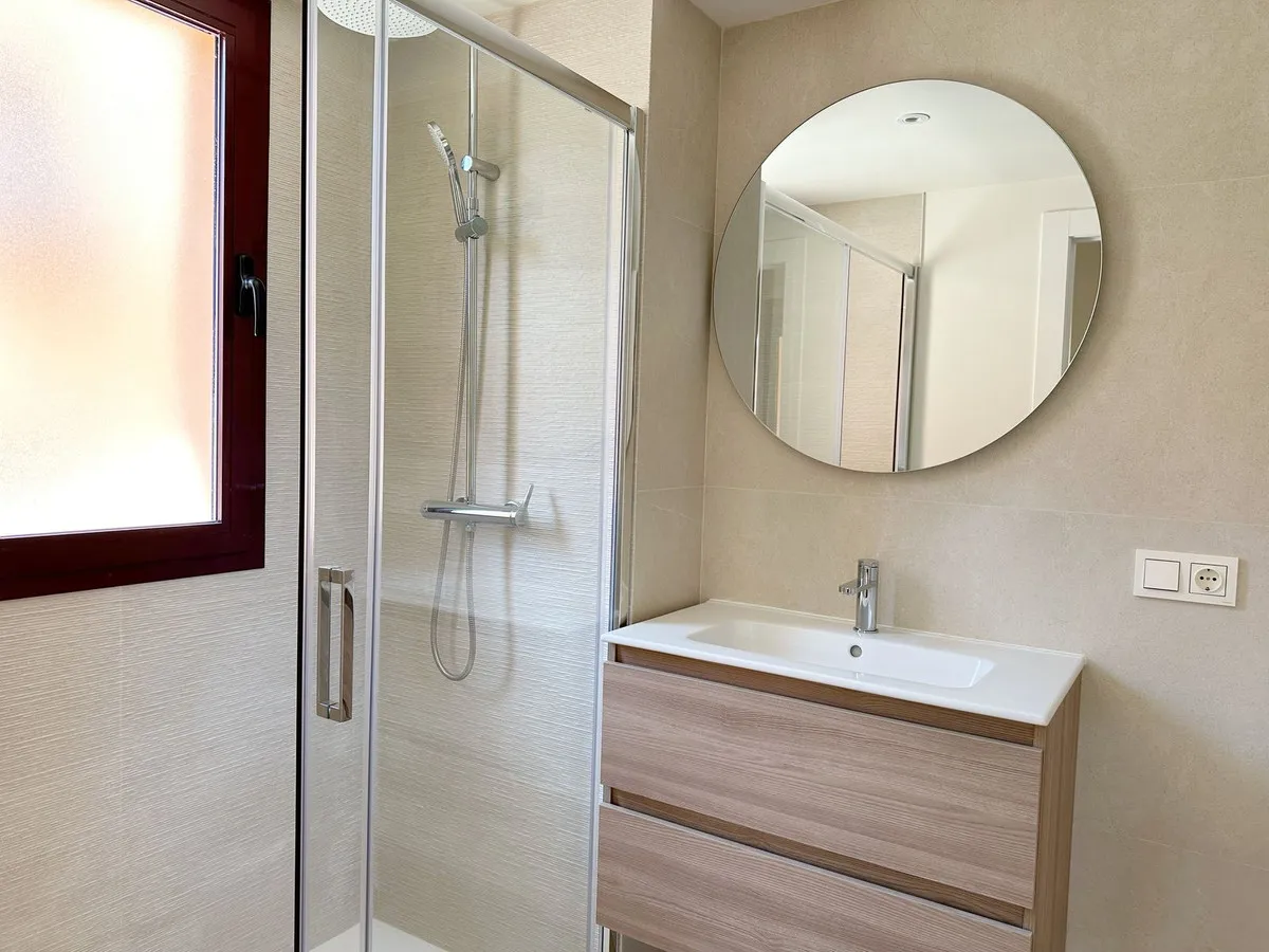 6565ddcb-5d37-4077-8981-b337cc35ba5a