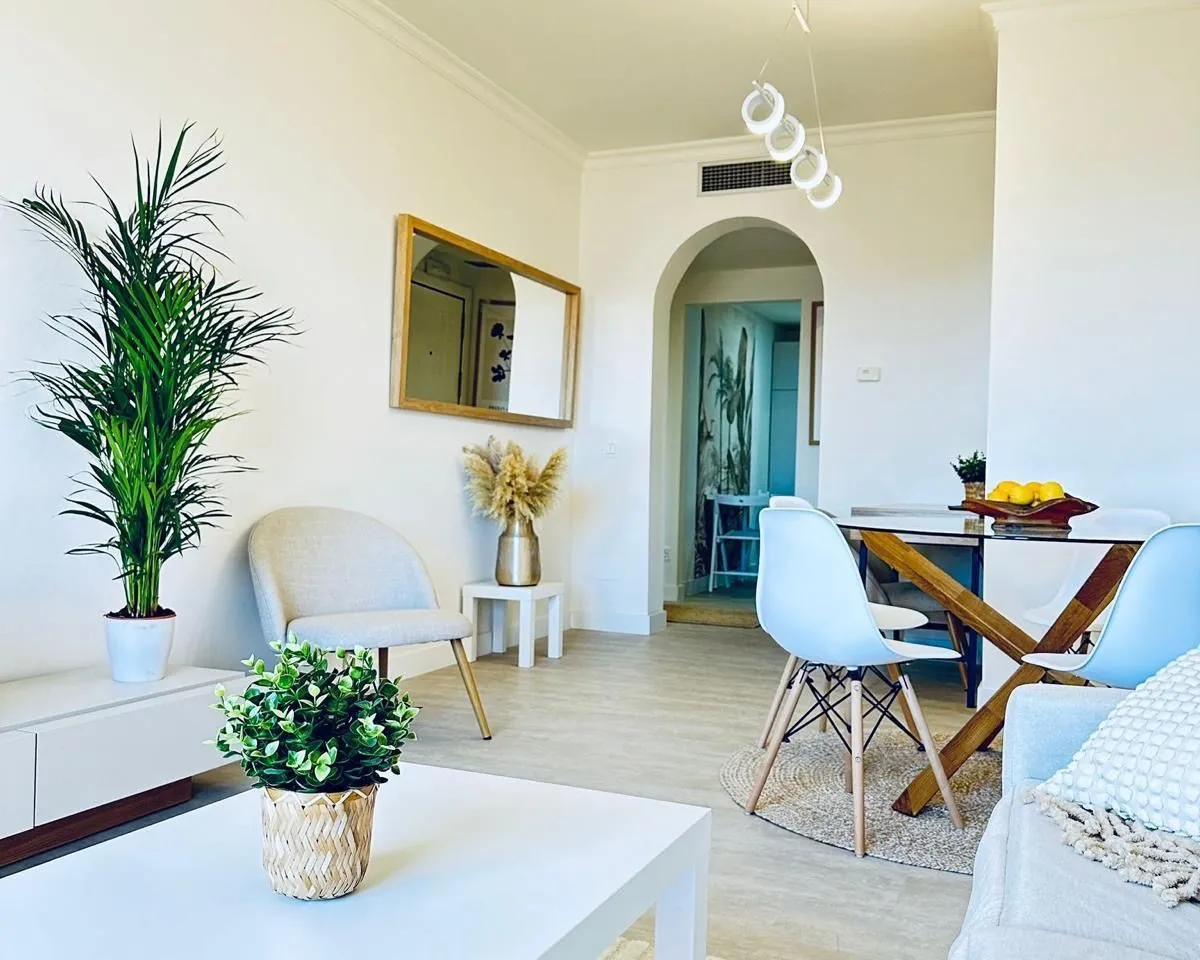 ed2109c6-a42b-4cd0-b964-dd8b13f73141