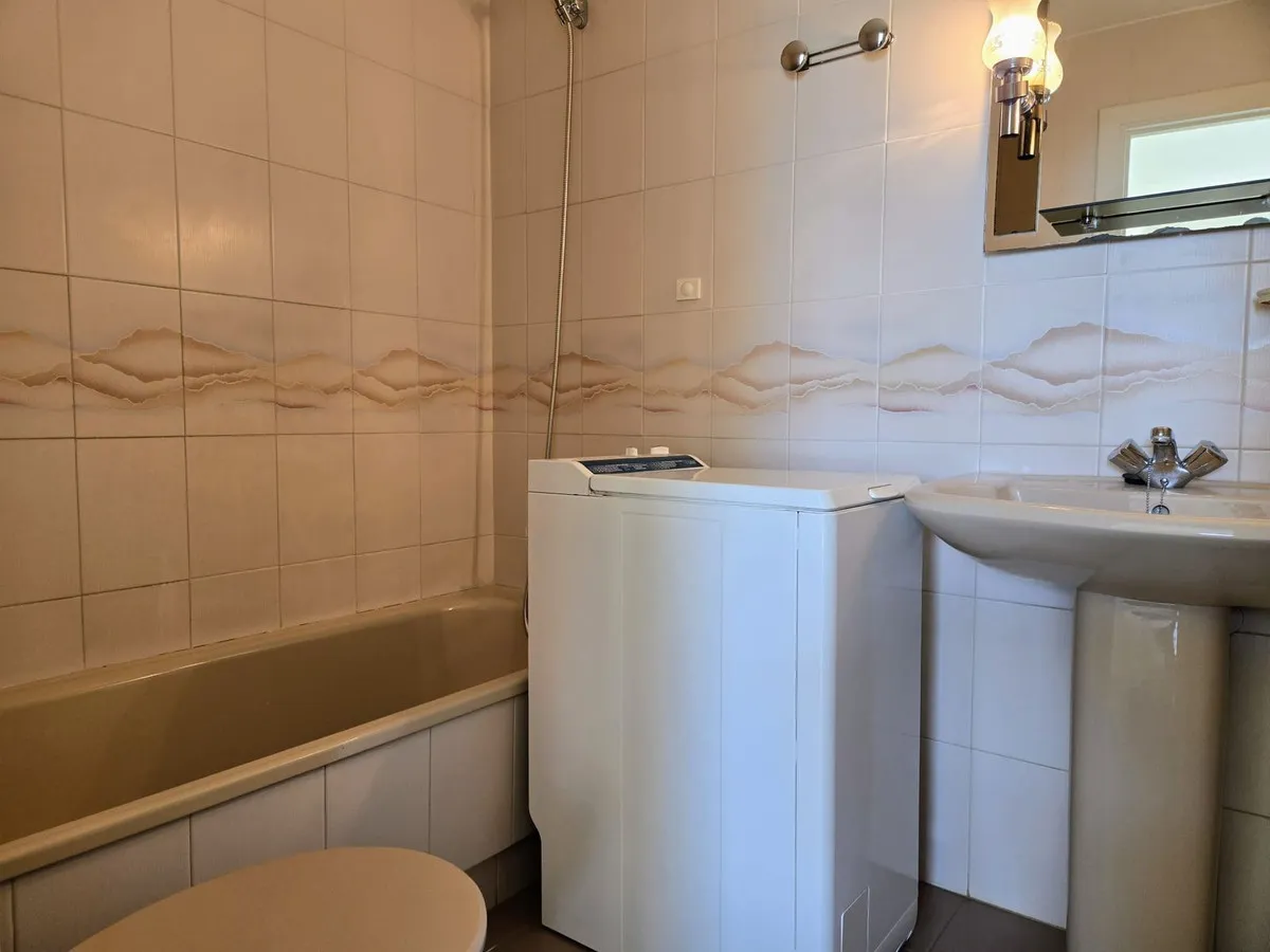 d4c9577f-b48d-42bc-b64a-eda98f6a2ae9