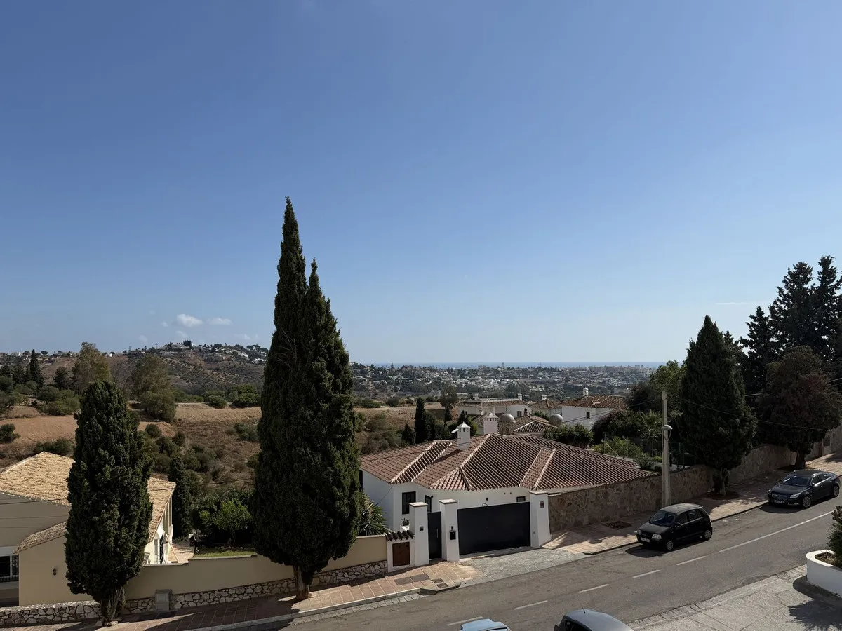 b2b6f5b0-f5ab-456c-8517-acb2d229df81