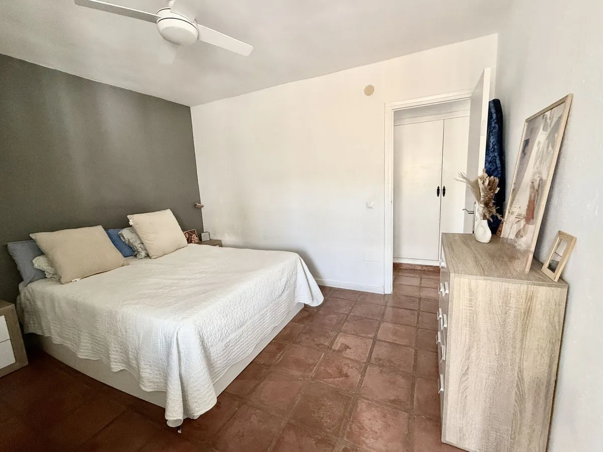 b49659a6-aa98-462a-b7d5-6fb636b27f9f