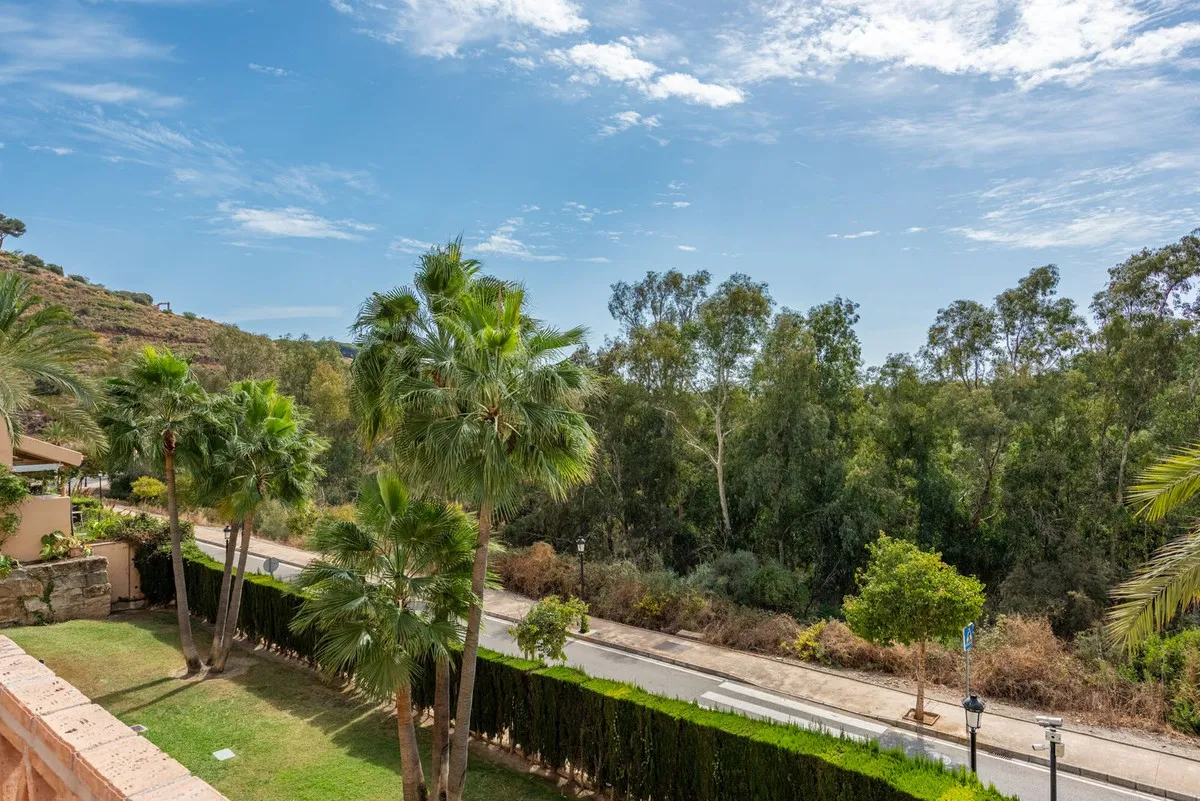 4b198107-c94d-4a9c-a566-c73c12539e86