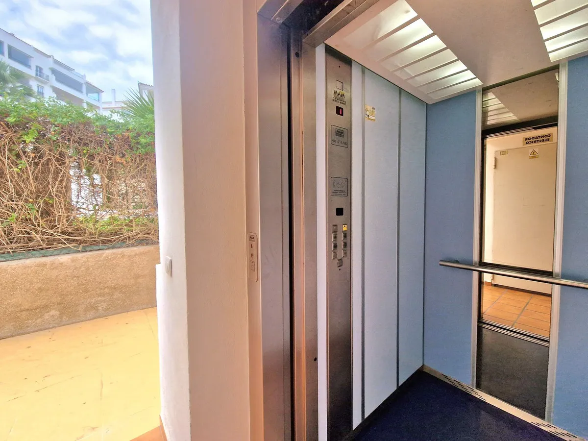 1b31f9fe-5756-4894-b7c6-538c53f7a17c