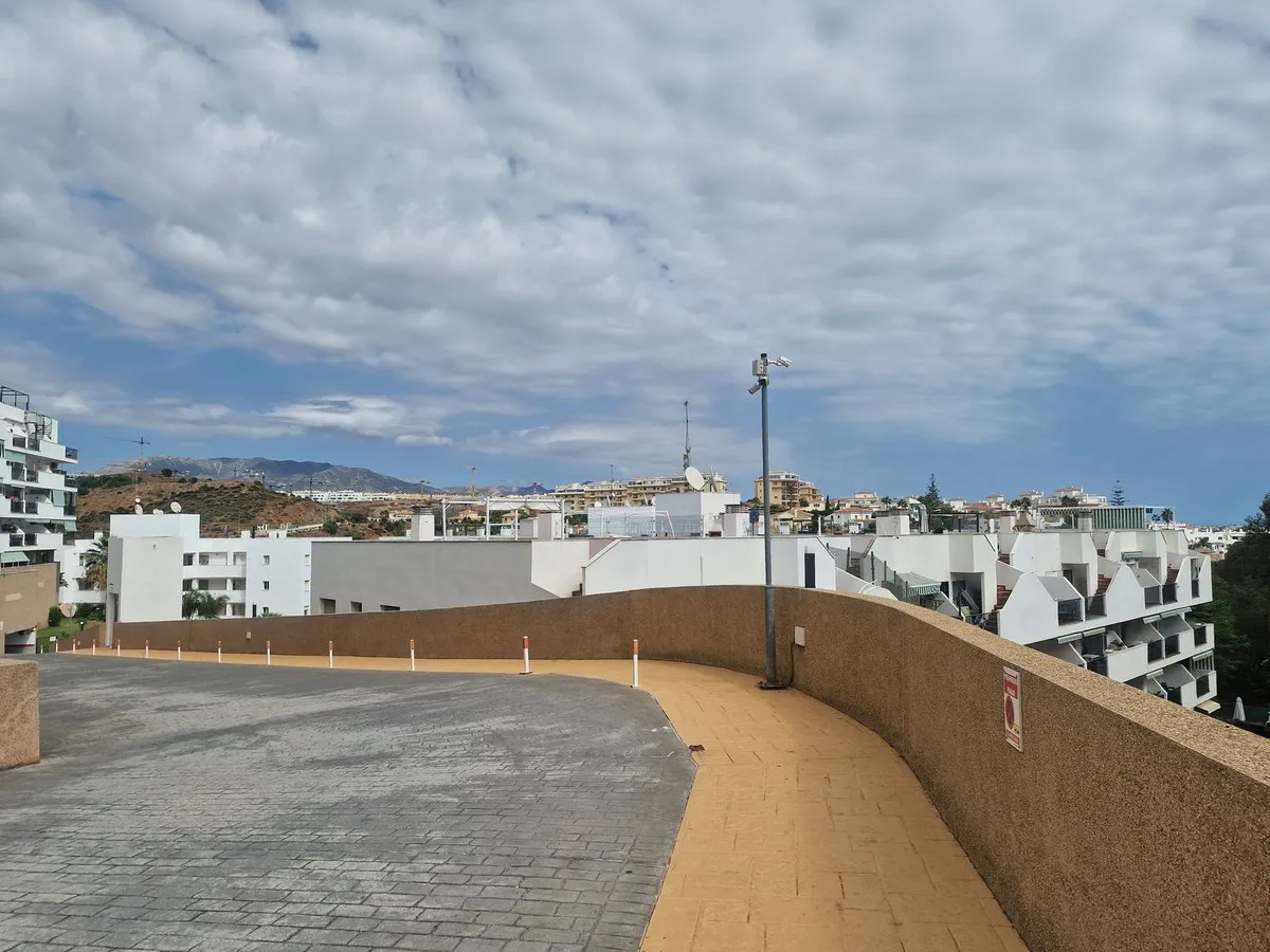 df0fb037-1ca3-4e3d-b14e-195c45e6f918