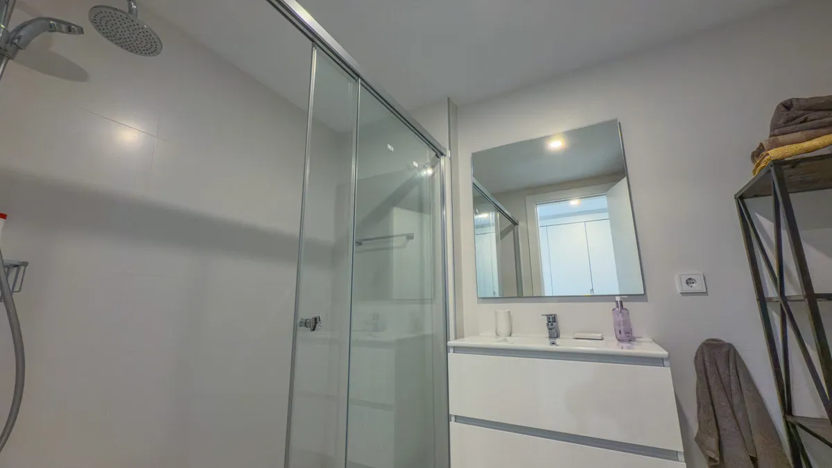 b05046b4-c1cb-408d-90c2-9e8dc94b6fea