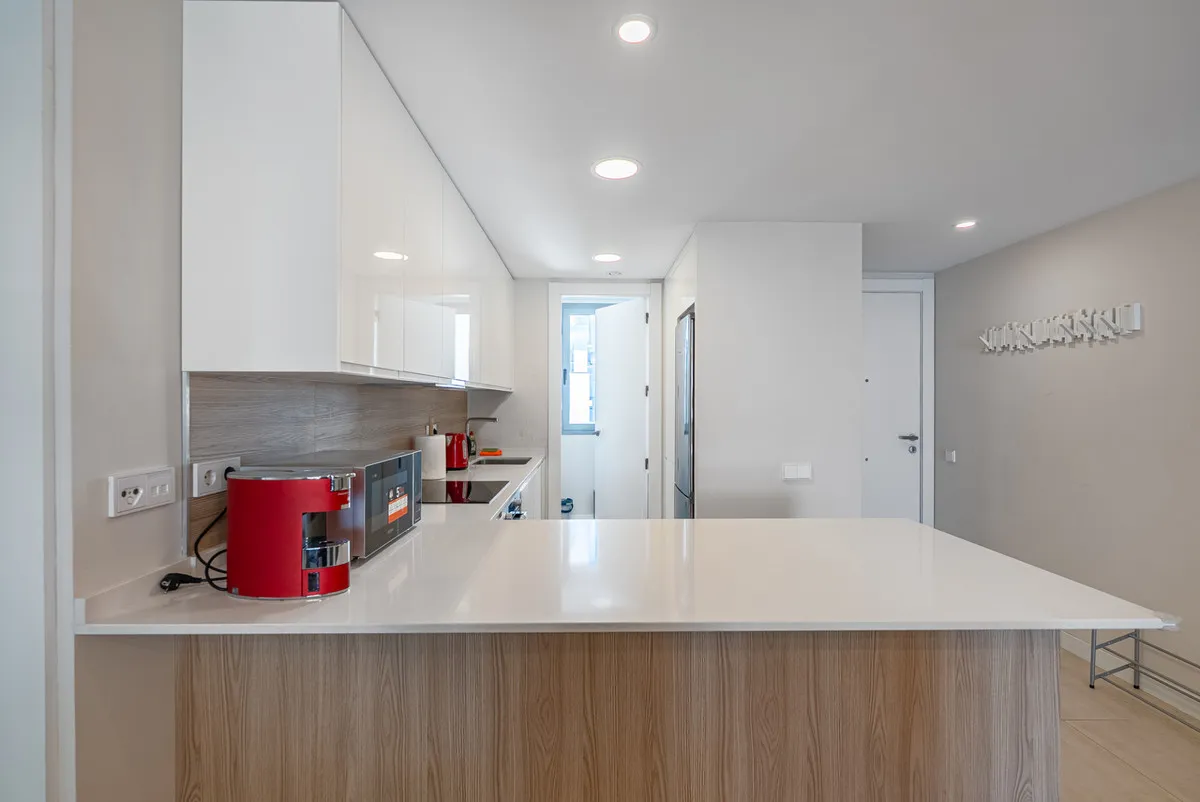 b859055f-4f51-42c4-af91-2ce22ffcebae