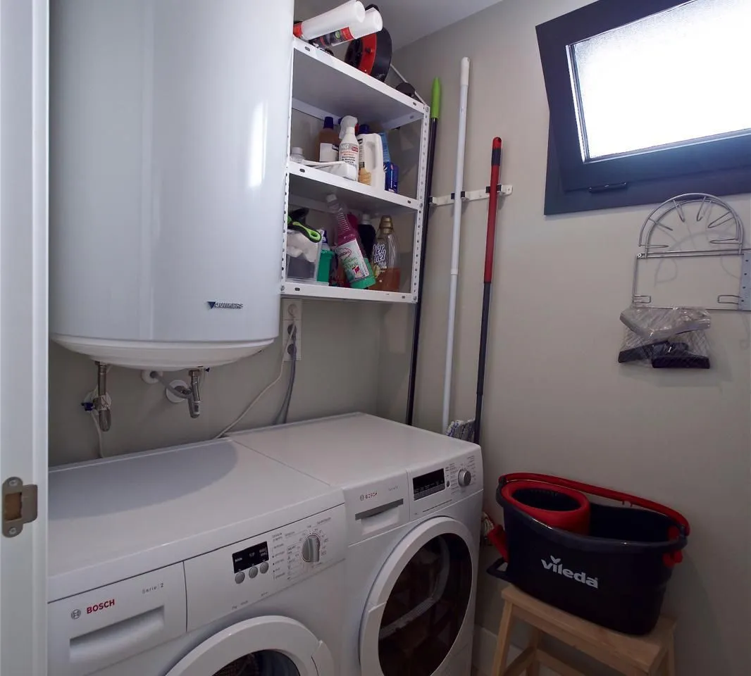 afd6cc63-f6c8-464f-b813-212e751146f3