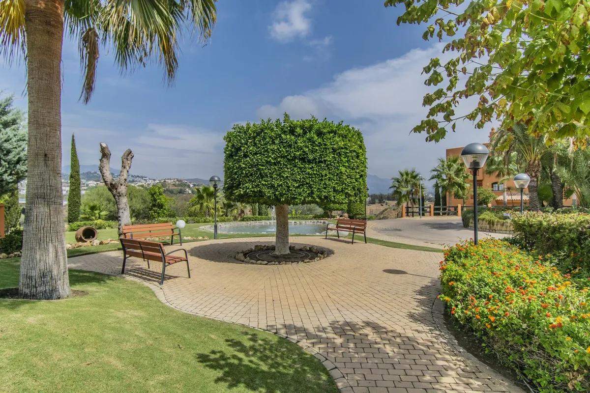 04b399d7-e163-46b2-ae6d-cbbbdab678b6