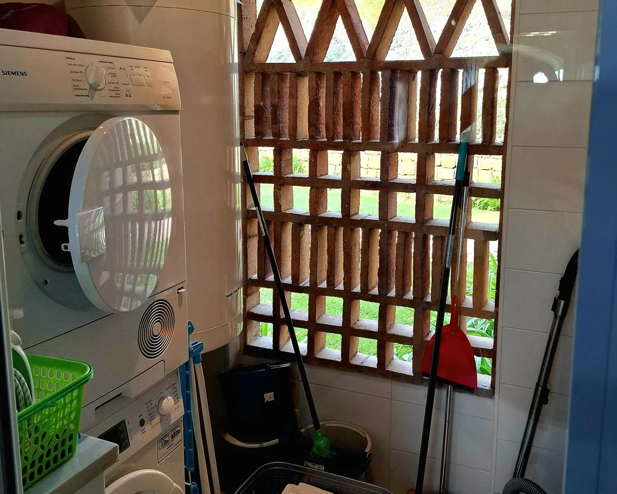 f994145f-5794-489a-be65-1787ee7872d3