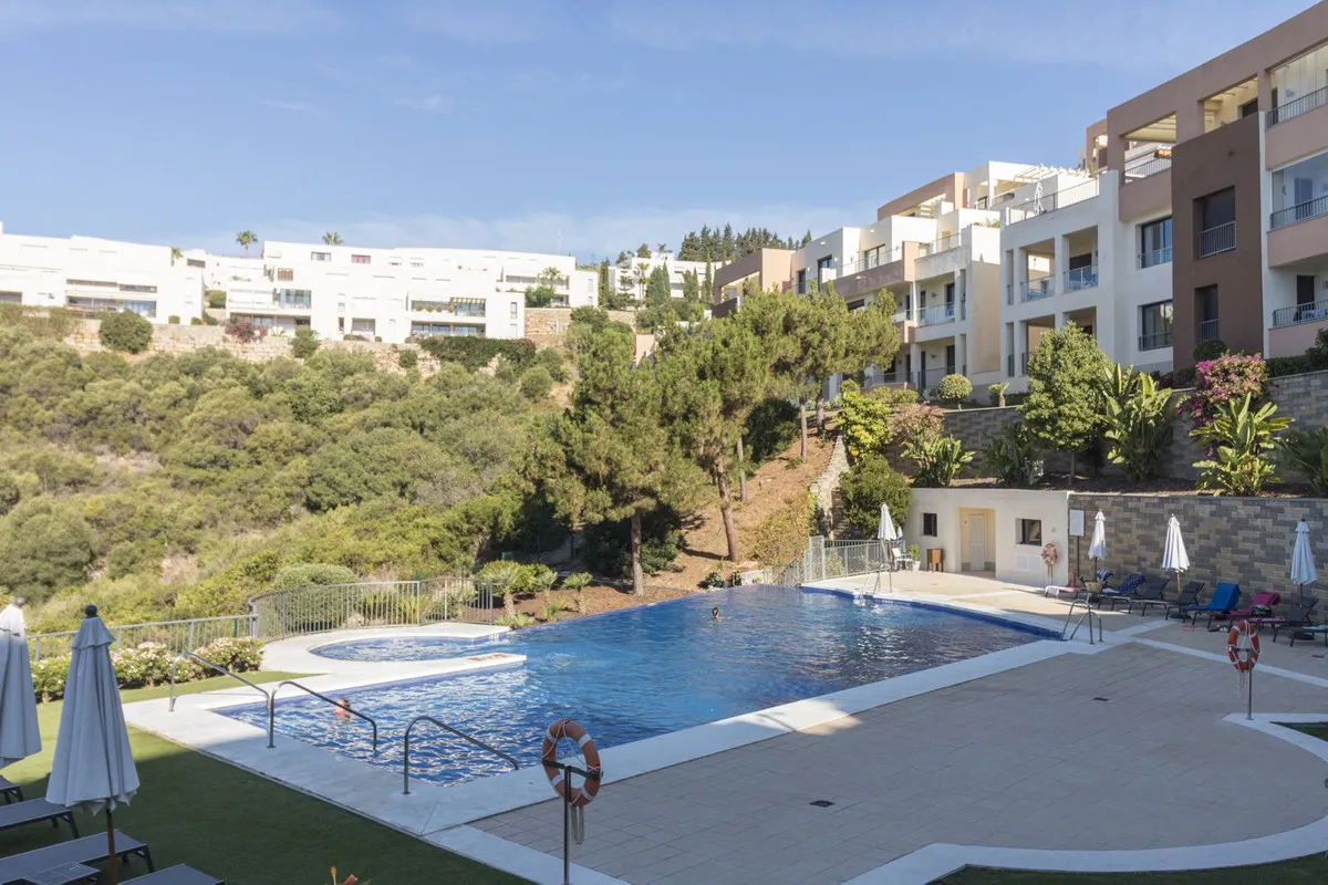 1e4fecf8-0a1d-4a0f-b9c3-c8cda2c9428f