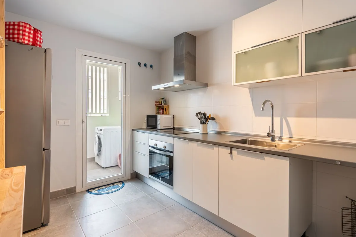 383a1899-aab7-4153-9798-f2030217d108