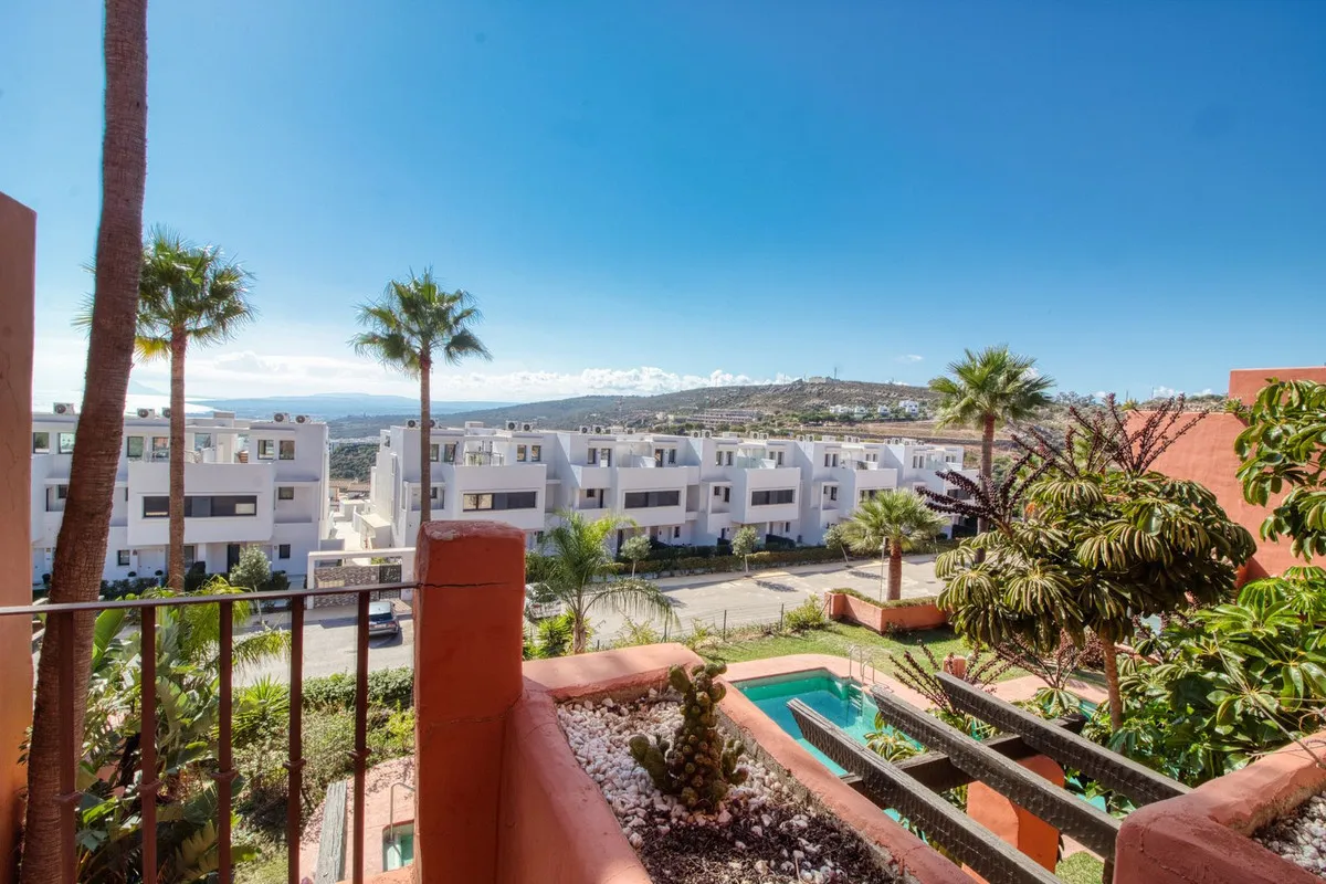 39d3058f-ea8e-4c0a-8475-516e8b1e026d