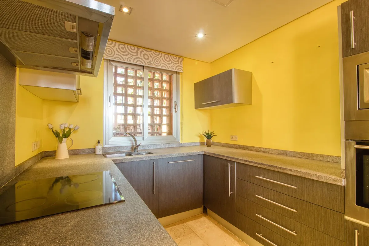 a9fe178c-dec8-43b0-b6f8-52ff150ff1ab